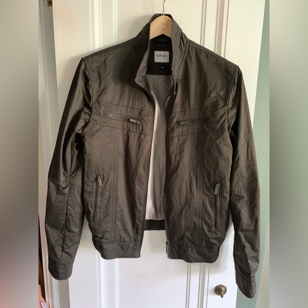 Armani Collezioni Men’s Water Repellant Rain Jacket. (Size 40)